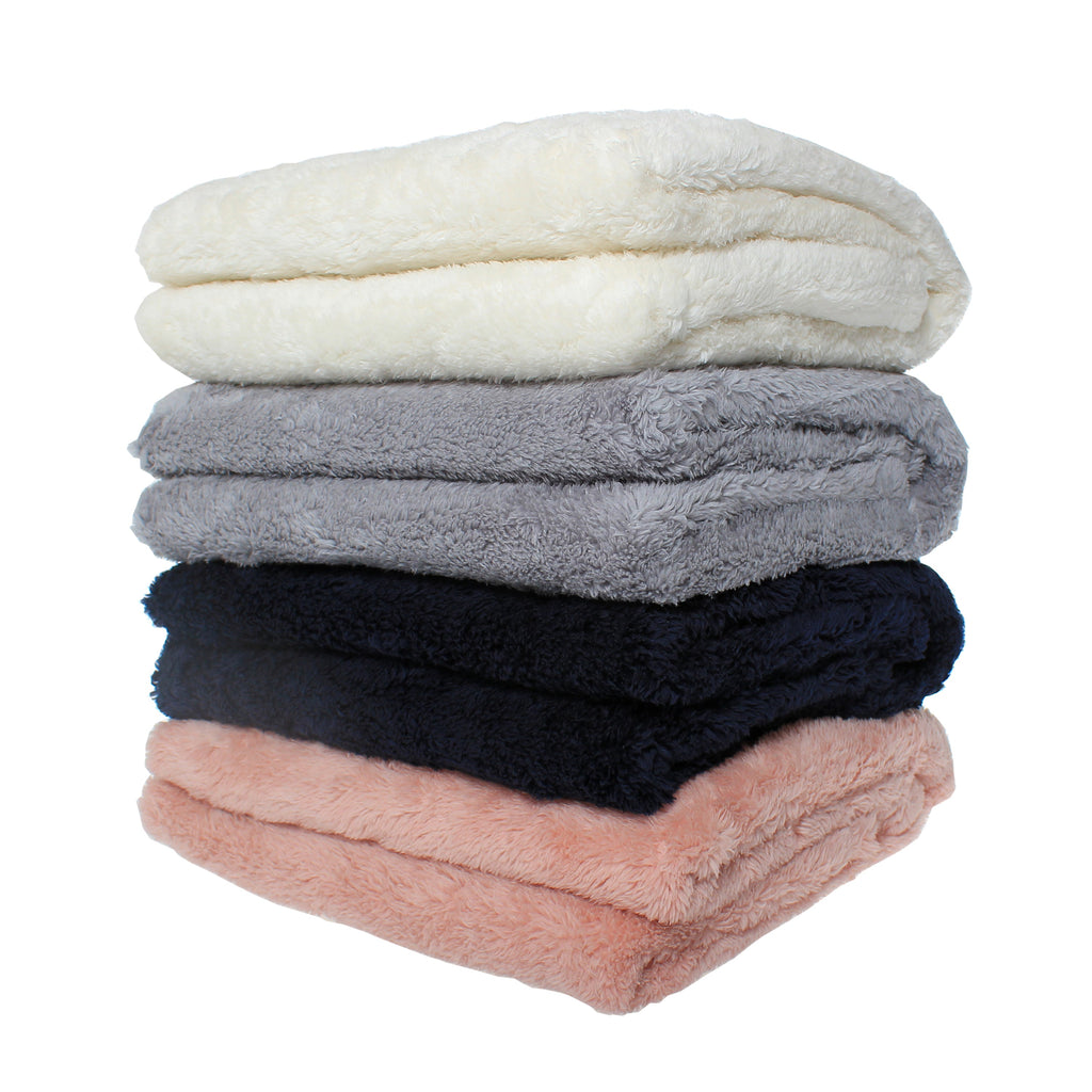 Fluffy Fleece Blanket - Soft & Warm Throw for Dogs & Cats