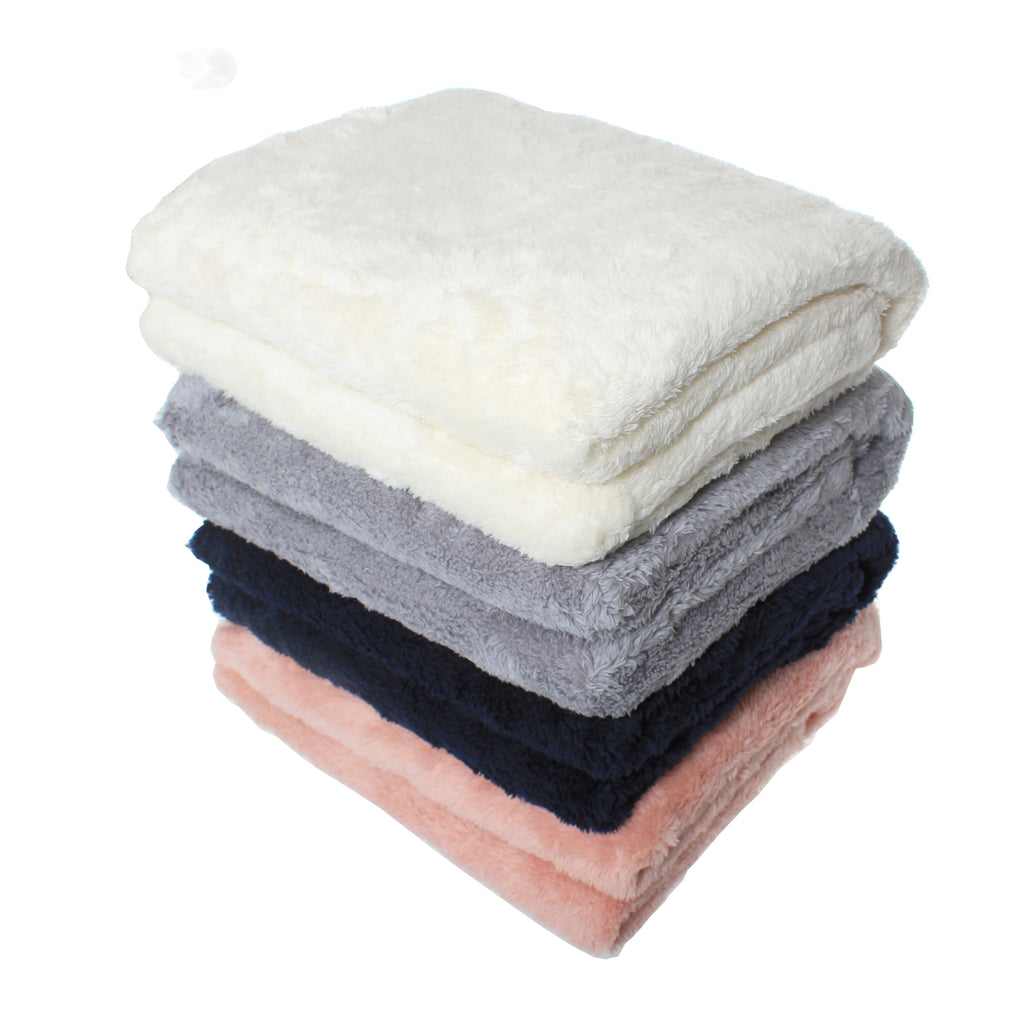 Fluffy Fleece Blanket - Soft & Warm Throw for Dogs & Cats